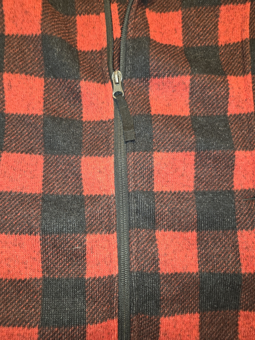 The North Face Women’s Red & Black Buffalo Plaid Fleece Jacket - Picture 5 of 12